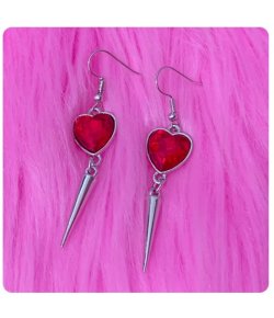 Boucles d'oreilles coeurs rouges et piques