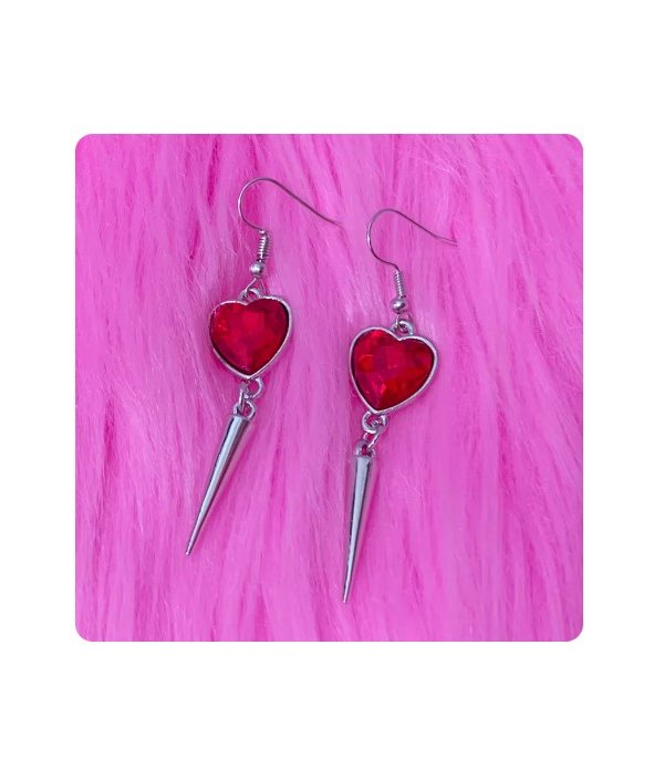 Boucles d'oreilles coeurs rouges et piques