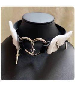 Choker ailes d'ange coeur croix